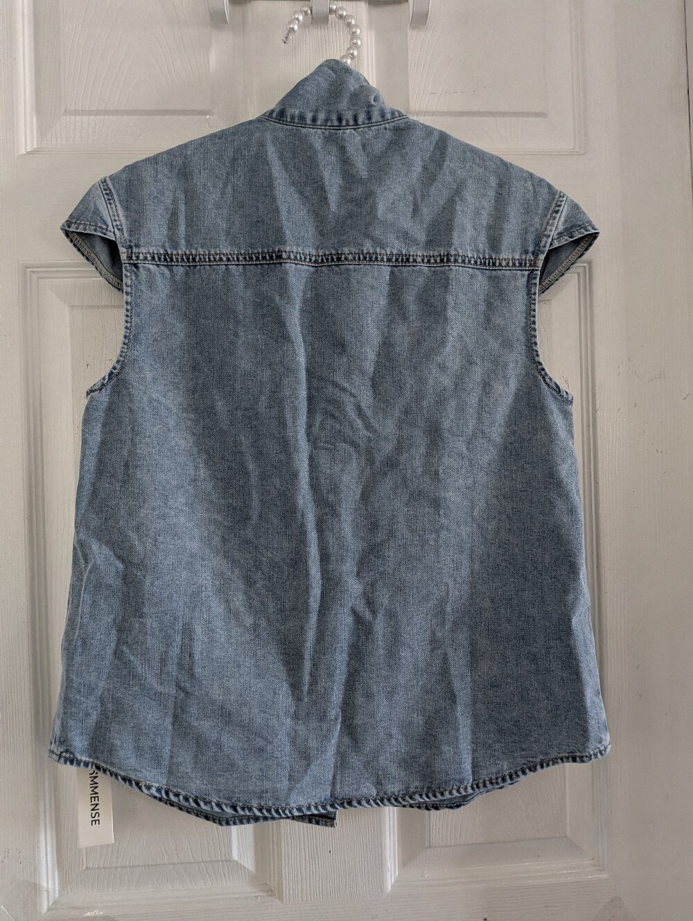 Commense Tie Neck Sleeveless Denim Shirt - Picture 8 of 11